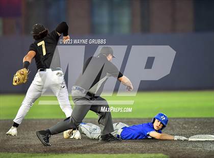 Thumbnail 1 in Lindale vs. Pleasant Grove (UIL 4A Regional Quarterfinal) photogallery.