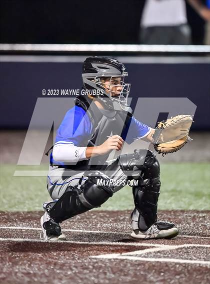 Thumbnail 3 in Lindale vs. Pleasant Grove (UIL 4A Regional Quarterfinal) photogallery.
