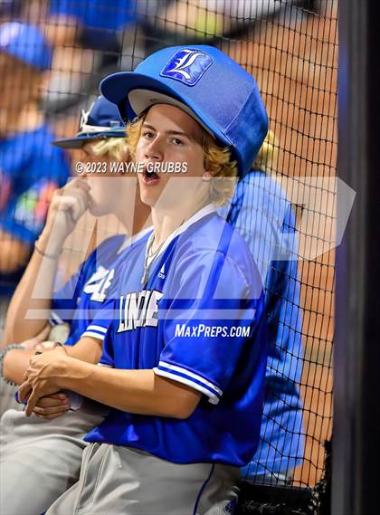 Thumbnail 1 in Lindale vs. Pleasant Grove (UIL 4A Regional Quarterfinal) photogallery.