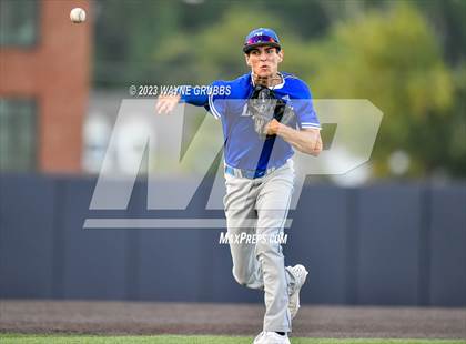 Thumbnail 1 in Lindale vs. Pleasant Grove (UIL 4A Regional Quarterfinal) photogallery.