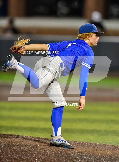 Thumbnail 2 in Lindale vs. Pleasant Grove (UIL 4A Regional Quarterfinal) photogallery.