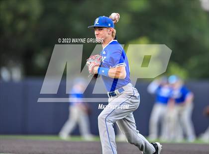Thumbnail 1 in Lindale vs. Pleasant Grove (UIL 4A Regional Quarterfinal) photogallery.