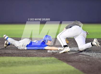 Thumbnail 2 in Lindale vs. Pleasant Grove (UIL 4A Regional Quarterfinal) photogallery.