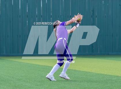 Thumbnail 2 in Crosby vs. Angleton (UIL 5A D1 Softball Area)  photogallery.