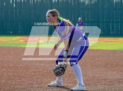 Thumbnail 3 in Crosby vs. Angleton (UIL 5A D1 Softball Area)  photogallery.