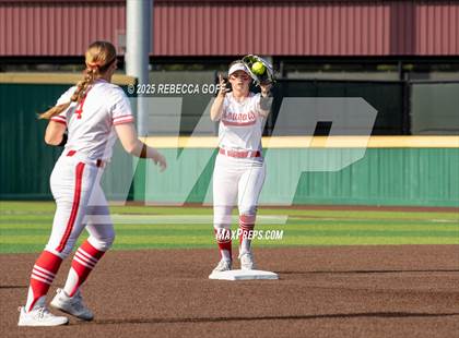 Thumbnail 3 in Crosby vs. Angleton (UIL 5A D1 Softball Area)  photogallery.