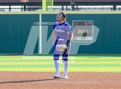 Thumbnail 2 in Crosby vs. Angleton (UIL 5A D1 Softball Area)  photogallery.