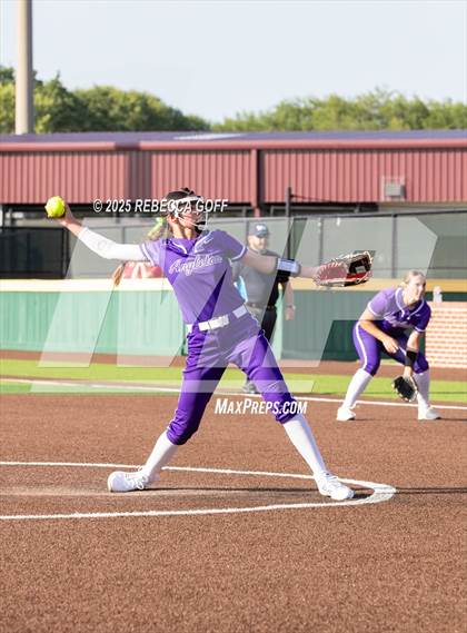 Thumbnail 2 in Crosby vs. Angleton (UIL 5A D1 Softball Area)  photogallery.