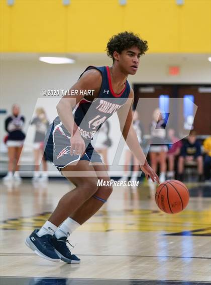 Thumbnail 3 in Terre Haute North Vigo vs. Plainfield (IHSAA 4A Sectional) photogallery.