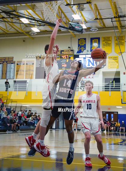 Thumbnail 1 in Terre Haute North Vigo vs. Plainfield (IHSAA 4A Sectional) photogallery.