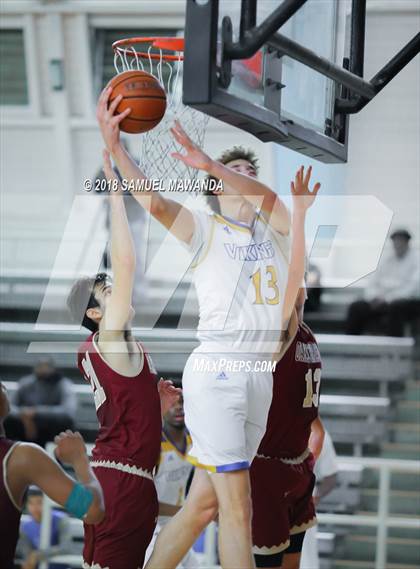 Thumbnail 3 in Oaks Christian vs Westlake photogallery.