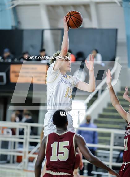 Thumbnail 3 in Oaks Christian vs Westlake photogallery.