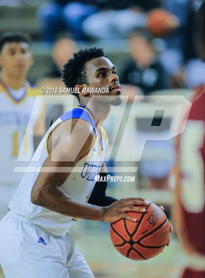 Thumbnail 3 in Oaks Christian vs Westlake photogallery.