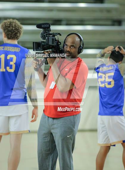 Thumbnail 2 in Oaks Christian vs Westlake photogallery.