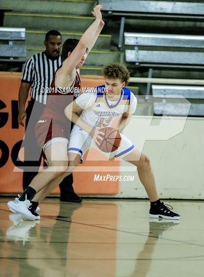 Thumbnail 1 in Oaks Christian vs Westlake photogallery.