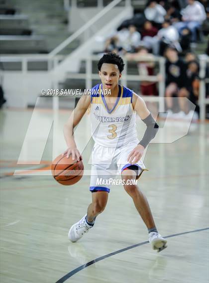 Thumbnail 1 in Oaks Christian vs Westlake photogallery.