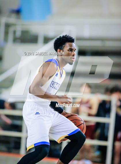Thumbnail 1 in Oaks Christian vs Westlake photogallery.