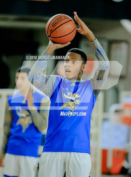 Thumbnail 3 in Oaks Christian vs Westlake photogallery.