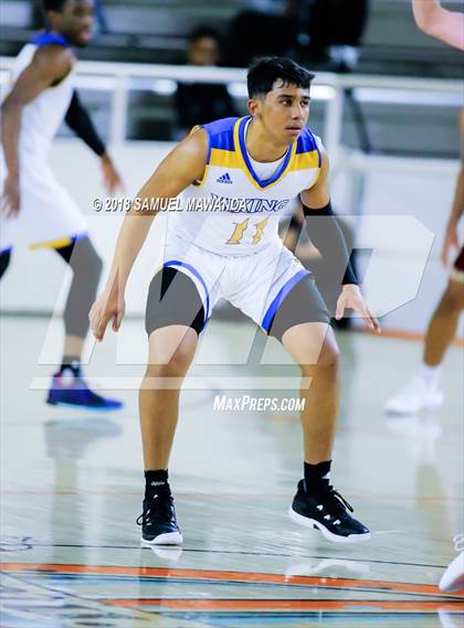 Thumbnail 2 in Oaks Christian vs Westlake photogallery.