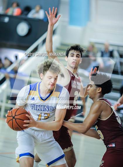 Thumbnail 1 in Oaks Christian vs Westlake photogallery.