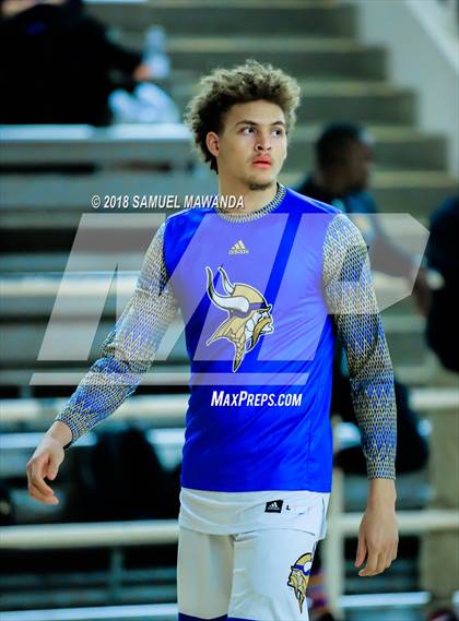 Thumbnail 2 in Oaks Christian vs Westlake photogallery.