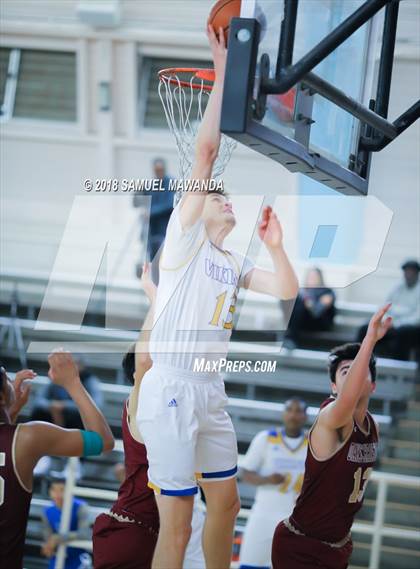 Thumbnail 2 in Oaks Christian vs Westlake photogallery.