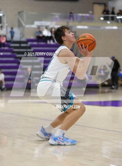 Thumbnail 2 in Kimball vs. Farmington (Lehi Holiday Hoopfest) photogallery.