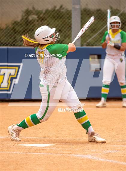 Thumbnail 3 in Holtville vs. Calexico (CIF SDS Division 4 Finals) photogallery.