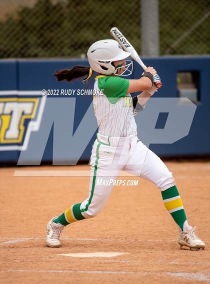 Thumbnail 2 in Holtville vs. Calexico (CIF SDS Division 4 Finals) photogallery.