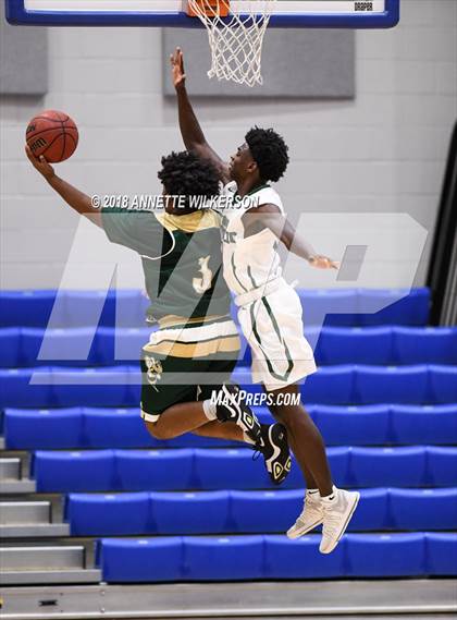 Thumbnail 1 in Tampa Catholic vs. Melbourne Central Catholic (First Academy Shootout) photogallery.