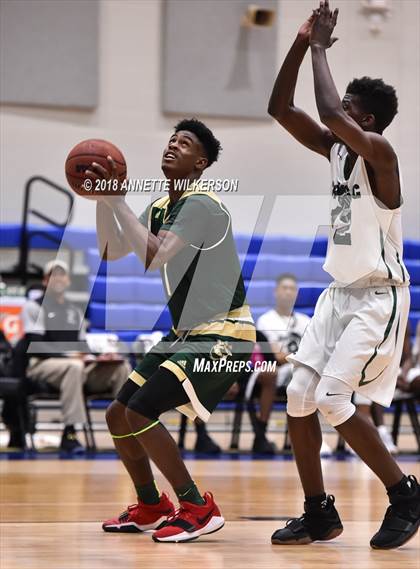 Thumbnail 2 in Tampa Catholic vs. Melbourne Central Catholic (First Academy Shootout) photogallery.