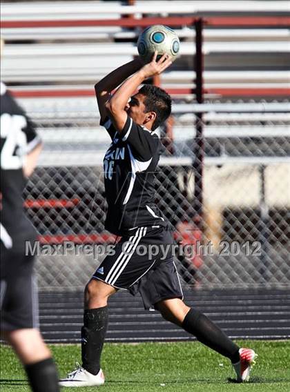 Thumbnail 1 in Martin [James] vs. Lamar (Martin Invitational) photogallery.