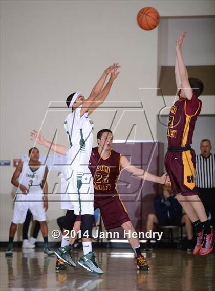 Thumbnail 3 in Simi Valley @ Tahquitz (MaxPreps Holiday Classic) photogallery.