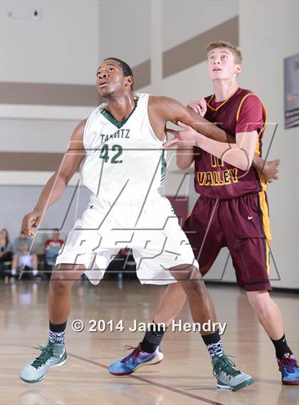 Thumbnail 1 in Simi Valley @ Tahquitz (MaxPreps Holiday Classic) photogallery.