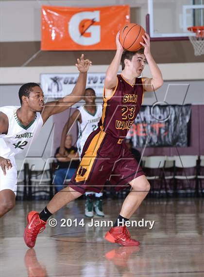 Thumbnail 2 in Simi Valley @ Tahquitz (MaxPreps Holiday Classic) photogallery.
