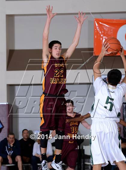 Thumbnail 2 in Simi Valley @ Tahquitz (MaxPreps Holiday Classic) photogallery.
