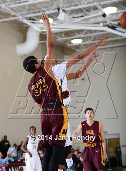 Thumbnail 3 in Simi Valley @ Tahquitz (MaxPreps Holiday Classic) photogallery.