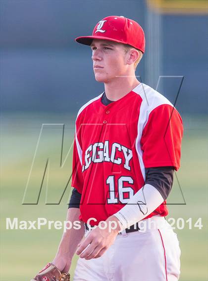 Thumbnail 2 in Red Oak vs. Mansfield Legacy (UIL 4A Region 2 Quarterfinal Playoff) photogallery.
