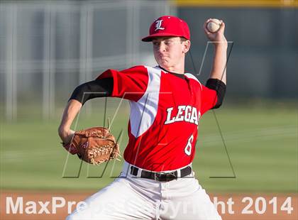 Thumbnail 3 in Red Oak vs. Mansfield Legacy (UIL 4A Region 2 Quarterfinal Playoff) photogallery.