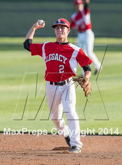 Thumbnail 1 in Red Oak vs. Mansfield Legacy (UIL 4A Region 2 Quarterfinal Playoff) photogallery.