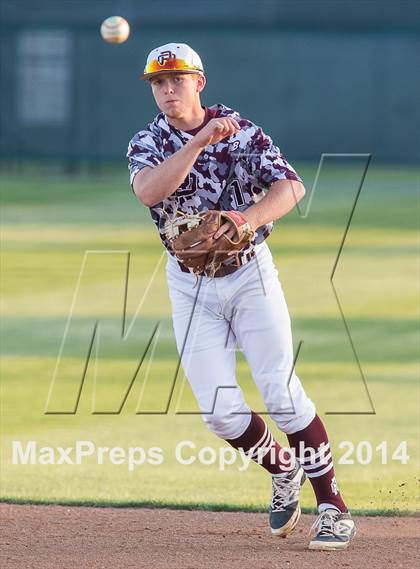 Thumbnail 3 in Red Oak vs. Mansfield Legacy (UIL 4A Region 2 Quarterfinal Playoff) photogallery.