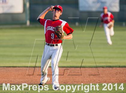 Thumbnail 3 in Red Oak vs. Mansfield Legacy (UIL 4A Region 2 Quarterfinal Playoff) photogallery.