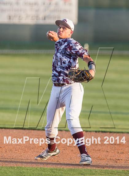 Thumbnail 2 in Red Oak vs. Mansfield Legacy (UIL 4A Region 2 Quarterfinal Playoff) photogallery.