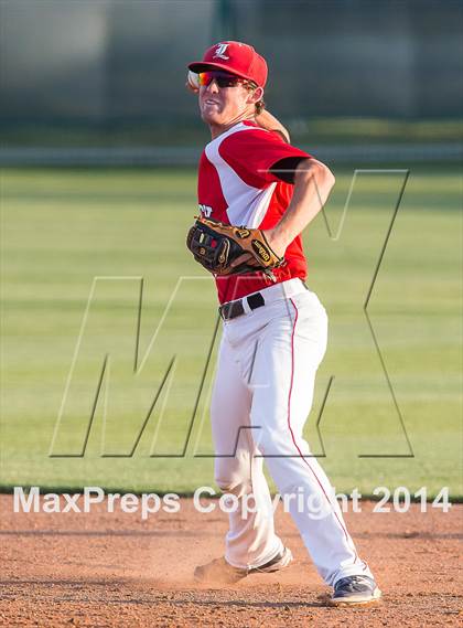 Thumbnail 1 in Red Oak vs. Mansfield Legacy (UIL 4A Region 2 Quarterfinal Playoff) photogallery.