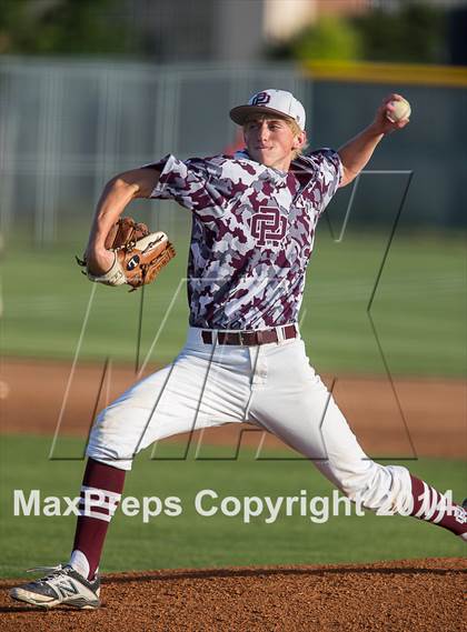 Thumbnail 1 in Red Oak vs. Mansfield Legacy (UIL 4A Region 2 Quarterfinal Playoff) photogallery.