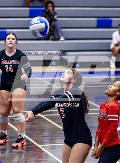 Thumbnail 3 in Hanford @ Sanger West photogallery.