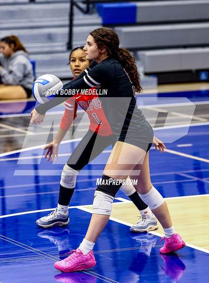 Thumbnail 1 in Hanford @ Sanger West photogallery.