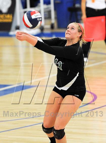 Thumbnail 3 in Granite Bay vs. Los Alamitos (CIF State D1 Final) photogallery.