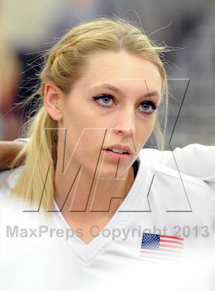 Thumbnail 3 in Granite Bay vs. Los Alamitos (CIF State D1 Final) photogallery.