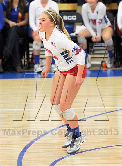 Thumbnail 2 in Granite Bay vs. Los Alamitos (CIF State D1 Final) photogallery.